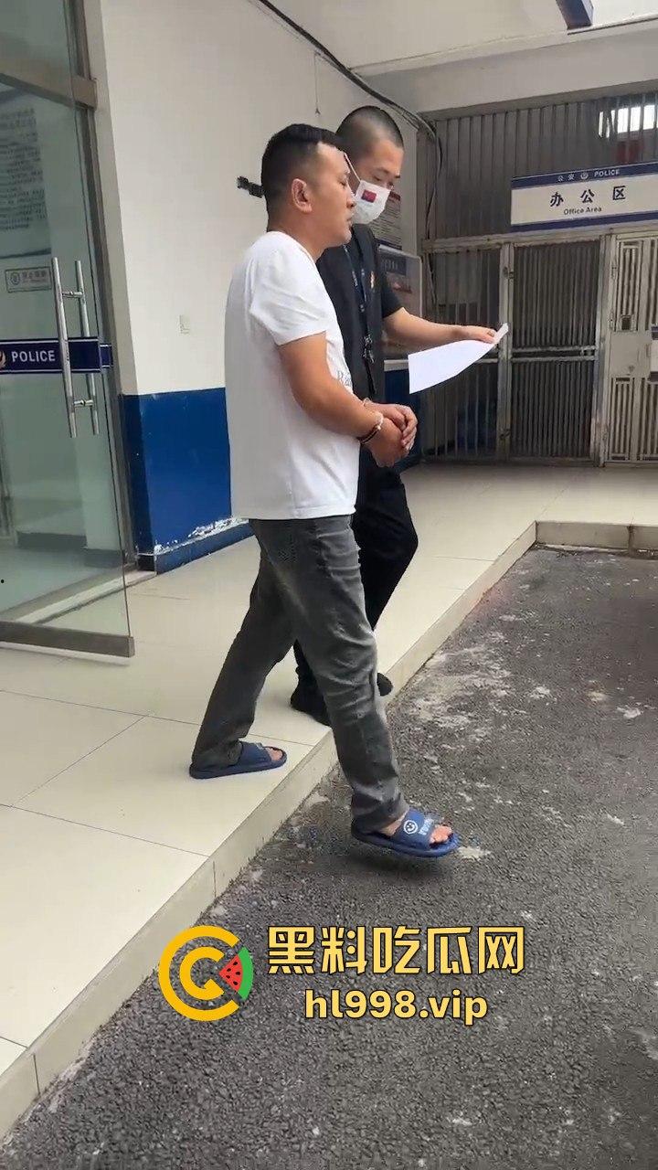 建材大佬狂上天!开七系跑到直播现场,口出狂言要睡主播,没人理还开车撞场! 第13张 建材大佬狂上天!开七系跑到直播现场,口出狂言要睡主播,没人理还开车撞场! 第13张