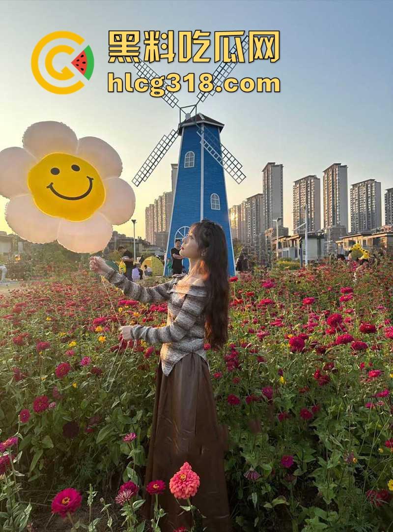 海角乱伦大神，排卵期把姐姐按倒床上强行推倒，无套后入内射，把她都给操哭了！  第4张