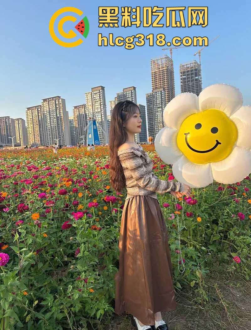 海角乱伦大神，排卵期把姐姐按倒床上强行推倒，无套后入内射，把她都给操哭了！  第5张