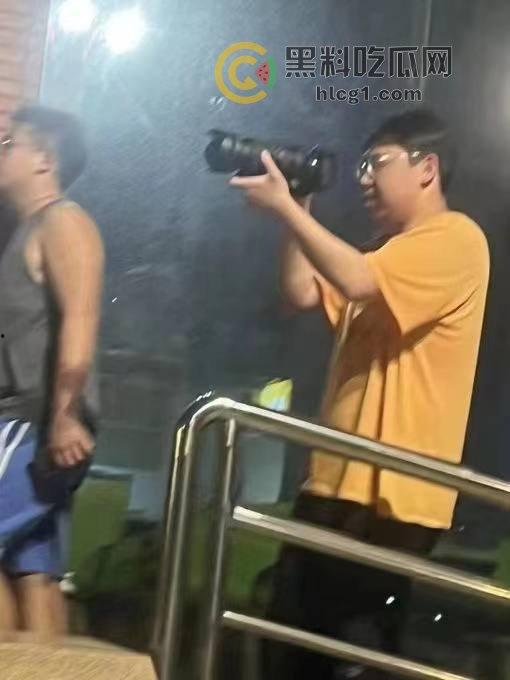 四川传媒学院情侣教室激情做爱，吃瓜群众围观拍摄，技院之名再添猛料！  第2张