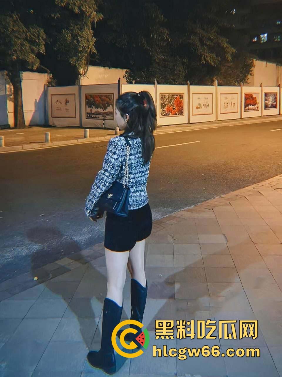 无锡美容院老板娘【李美琴】正值性欲旺年 网上到处约炮不雅视频被炮友泄密  90后宝妈尺度全开! 第3张