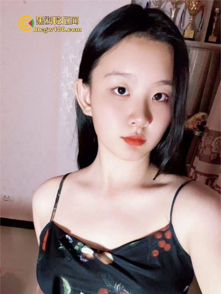 独家最新资源!!快手极品反差美少女【聿(钰儿)】高价私人定制自慰视频爆出,白浆淫水流一地。 第15张 独家最新资源!!快手极品反差美少女【聿(钰儿)】高价私人定制自慰视频爆出,白浆淫水流一地。 第15张