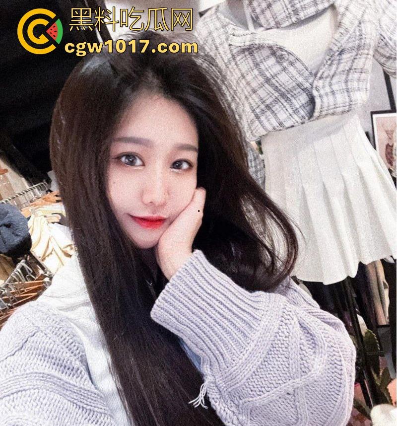 上海高颜值美少妇约炮健身教练，人妻平日端庄贤淑，私下却骚浪成性，女上位骑乘狂摇，被健身教练顶得不要不要的！  第1张