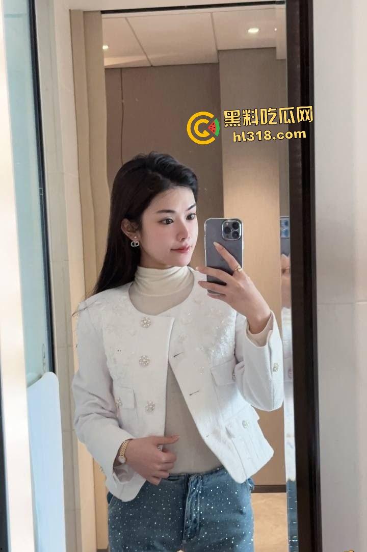 骚女舞蹈生【黄丽娜】找了绿帽龟男友管不住,性欲爆棚只能跳舞勾炮友,被后入操到浪叫求饶! 第2张 骚女舞蹈生【黄丽娜】找了绿帽龟男友管不住,性欲爆棚只能跳舞勾炮友,被后入操到浪叫求饶! 第2张