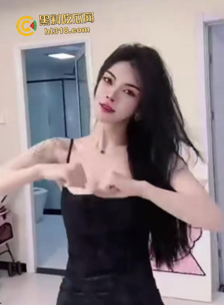 骚女舞蹈生【黄丽娜】找了绿帽龟男友管不住,性欲爆棚只能跳舞勾炮友,被后入操到浪叫求饶! 第6张 骚女舞蹈生【黄丽娜】找了绿帽龟男友管不住,性欲爆棚只能跳舞勾炮友,被后入操到浪叫求饶! 第6张