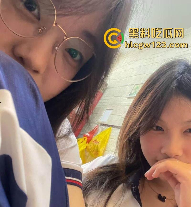 广东汕头城郊学校【姚瑜玲】性爱视频流出 蕾丝情趣内衣诱惑 男友后入打桩狂干 淫叫不断! 第2张 广东汕头城郊学校【姚瑜玲】性爱视频流出 蕾丝情趣内衣诱惑 男友后入打桩狂干 淫叫不断! 第2张