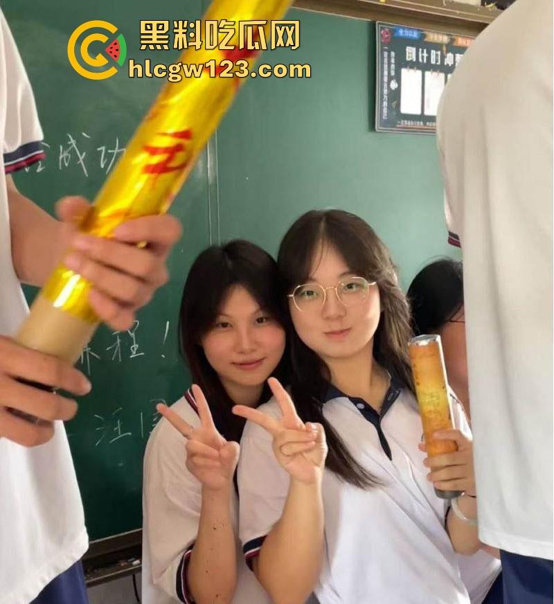 广东汕头城郊学校【姚瑜玲】性爱视频流出 蕾丝情趣内衣诱惑 男友后入打桩狂干 淫叫不断! 第3张 广东汕头城郊学校【姚瑜玲】性爱视频流出 蕾丝情趣内衣诱惑 男友后入打桩狂干 淫叫不断! 第3张