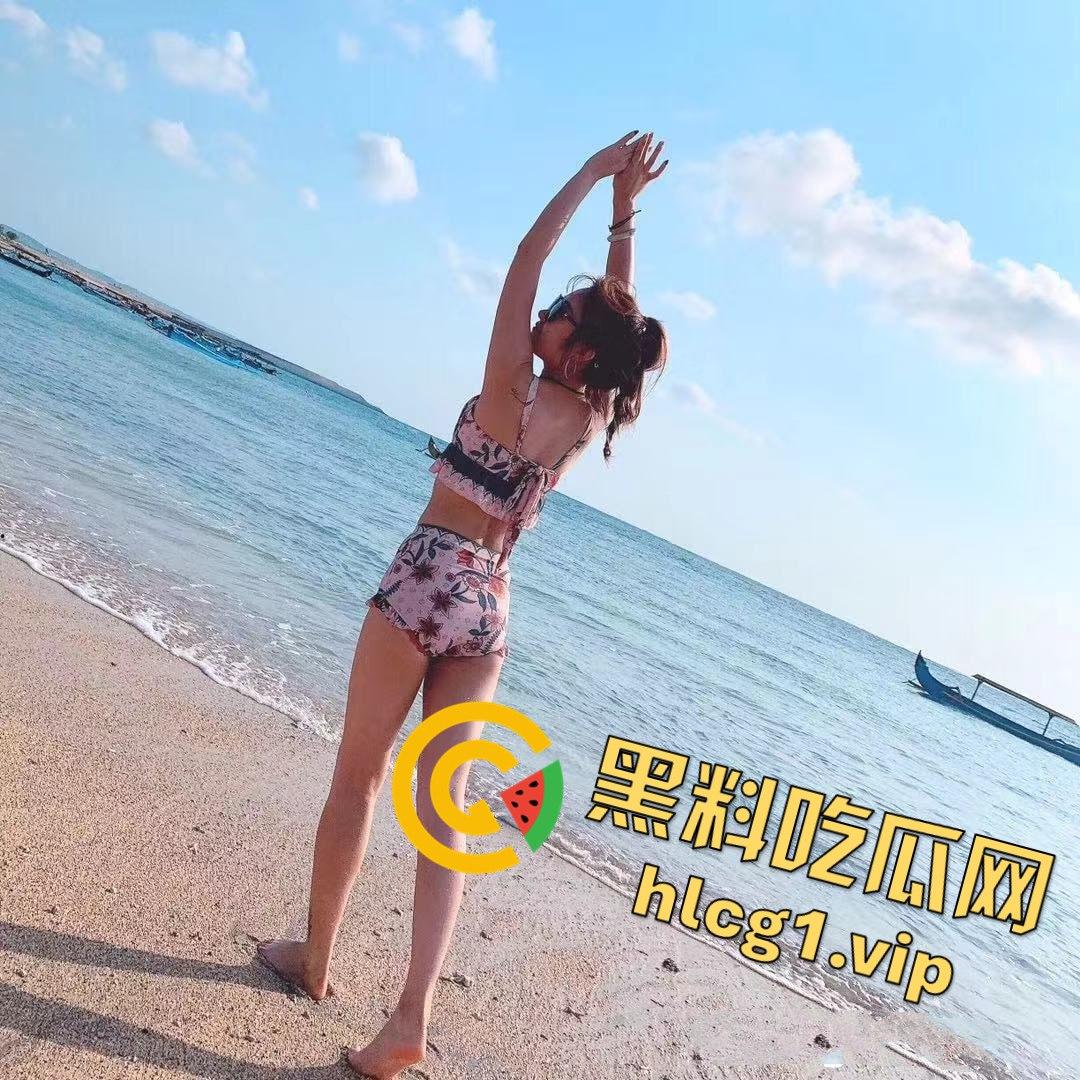 小少妇掰着B拍视频勾搭别人，私密自拍被无情曝光，网友纷纷围观！  第2张