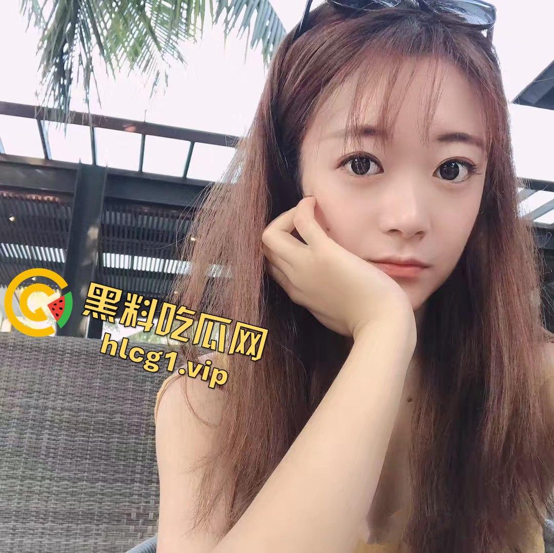 小少妇掰着B拍视频勾搭别人，私密自拍被无情曝光，网友纷纷围观！  第3张