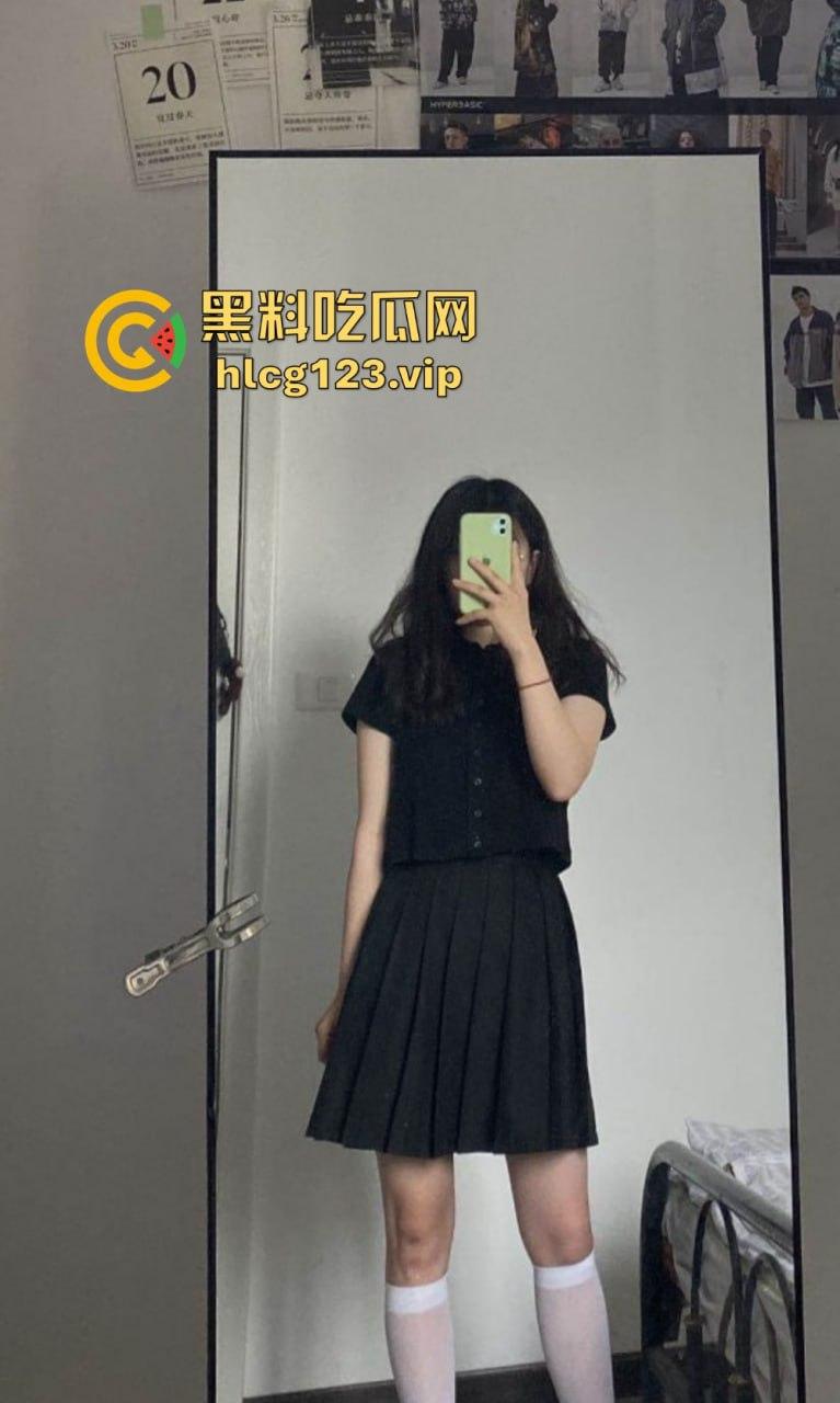 盐城师范大学校花高晓海露脸泄密！斯文眼镜男征服女神，镜前口交激情全记录！  第6张