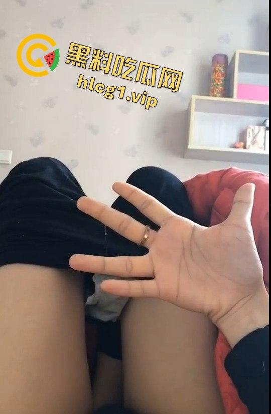 小少妇掰着B拍视频勾搭别人，私密自拍被无情曝光，网友纷纷围观！  第9张