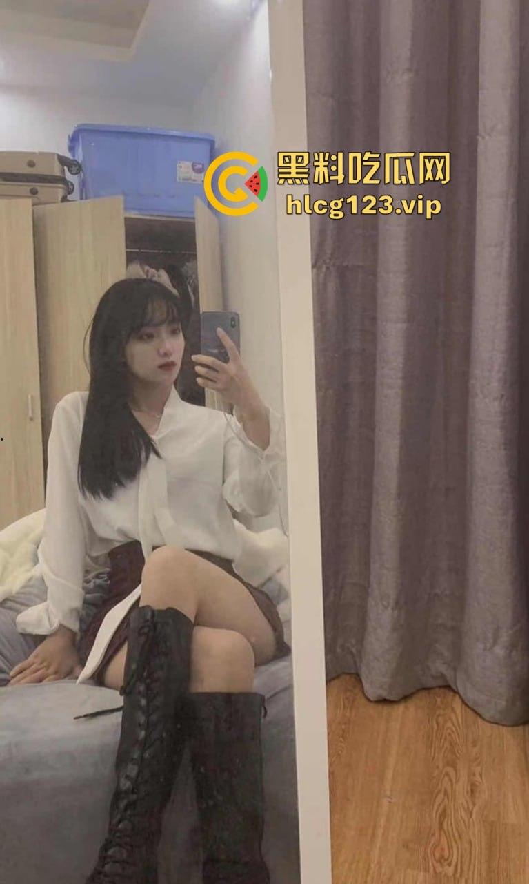 盐城师范大学校花高晓海露脸泄密！斯文眼镜男征服女神，镜前口交激情全记录！  第7张