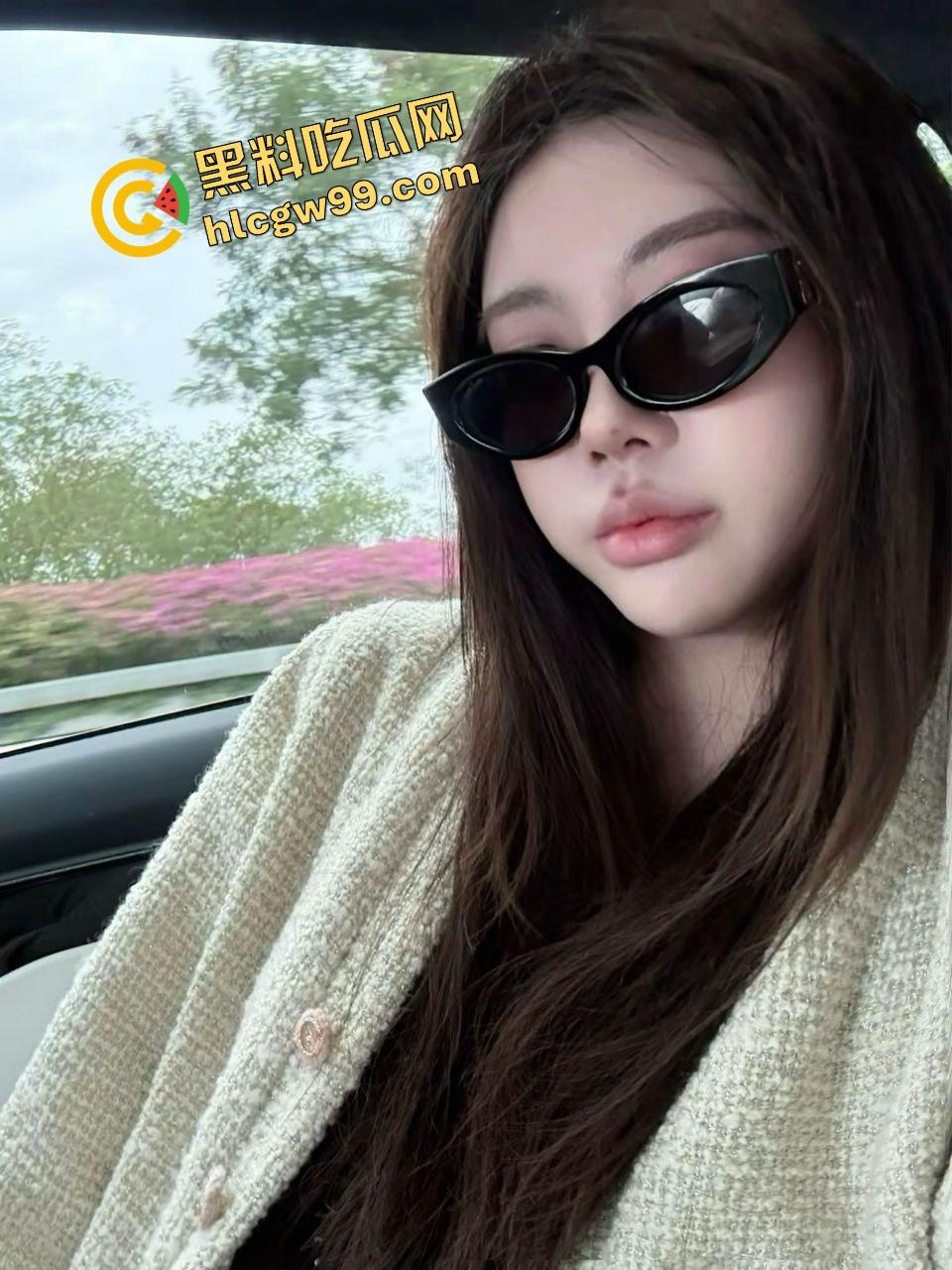 过年回家爆操邻居家姐姐【彭雨婷】暴力后怼撞击填满骚逼，骑乘坐压运镜插逼！独家曝光流出！  第4张