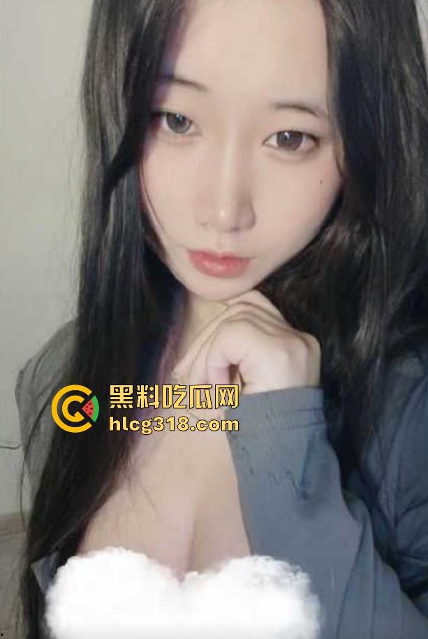 抖音4.5万粉网红【卡比喵】土豪定制福利流出，极品身材反差御姐，核弹巨乳掰穴自慰！  第3张