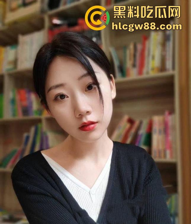 不是老师不会叫 哥哥你要不带套 重庆希望小学极品骚货老师【秦依依】 露脸开发调教黑丝开裆淫叫！  第1张