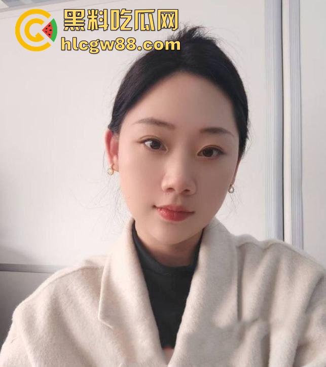 不是老师不会叫 哥哥你要不带套 重庆希望小学极品骚货老师【秦依依】 露脸开发调教黑丝开裆淫叫！  第2张