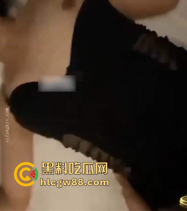 不是老师不会叫 哥哥你要不带套 重庆希望小学极品骚货老师【秦依依】 露脸开发调教黑丝开裆淫叫！  第10张