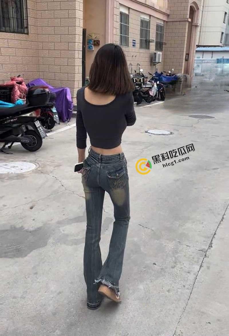 苏州大学医学院 性感女大学生『黄欣晨』小粉穴 蜜桃臀 与多金男友性爱 视频流出  第2张