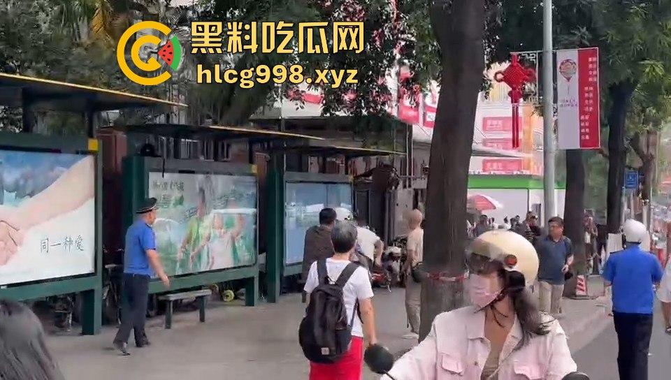 广州小贩怒怼城管，棍子一抄追着满街跑！城管扣车扣货，真就欺软怕硬？  第1张