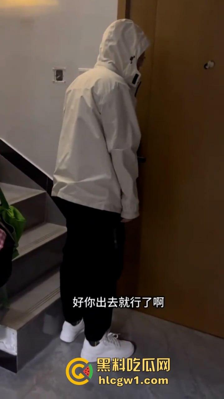 可怕!湖南长沙猥琐男闯入女生公寓偷窃衣物 妹子录视频机智报警抓人 这是真变态! 第3张 可怕!湖南长沙猥琐男闯入女生公寓偷窃衣物 妹子录视频机智报警抓人 这是真变态! 第3张