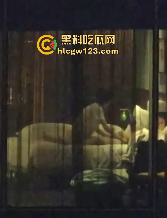 五星级酒店偷拍情侣做爱 长腿美女被按在窗前大力抽插 男友手机记录性爱视频 怎知对面楼瓜友也在记录! 第2张 五星级酒店偷拍情侣做爱 长腿美女被按在窗前大力抽插 男友手机记录性爱视频 怎知对面楼瓜友也在记录! 第2张