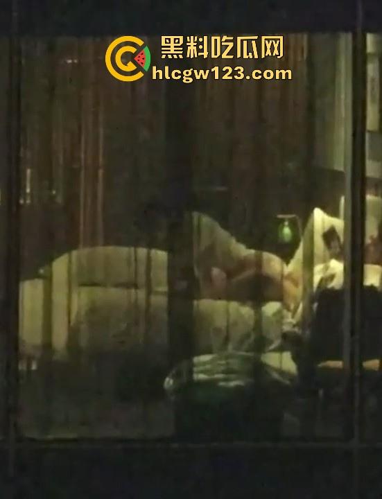 五星级酒店偷拍情侣做爱 长腿美女被按在窗前大力抽插 男友手机记录性爱视频 怎知对面楼瓜友也在记录! 第5张 五星级酒店偷拍情侣做爱 长腿美女被按在窗前大力抽插 男友手机记录性爱视频 怎知对面楼瓜友也在记录! 第5张