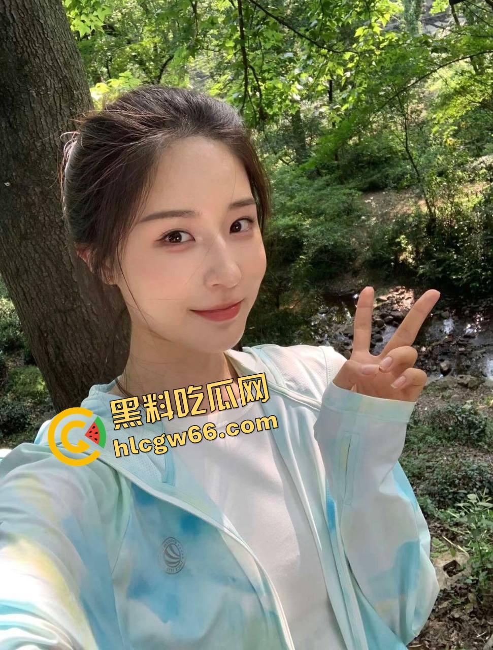 成都第一咕咕哒出圈了，专业当鸡还拍Vlog开始做品牌管理了，鸡不可怕怕的是鸡比你还有远见！  第1张