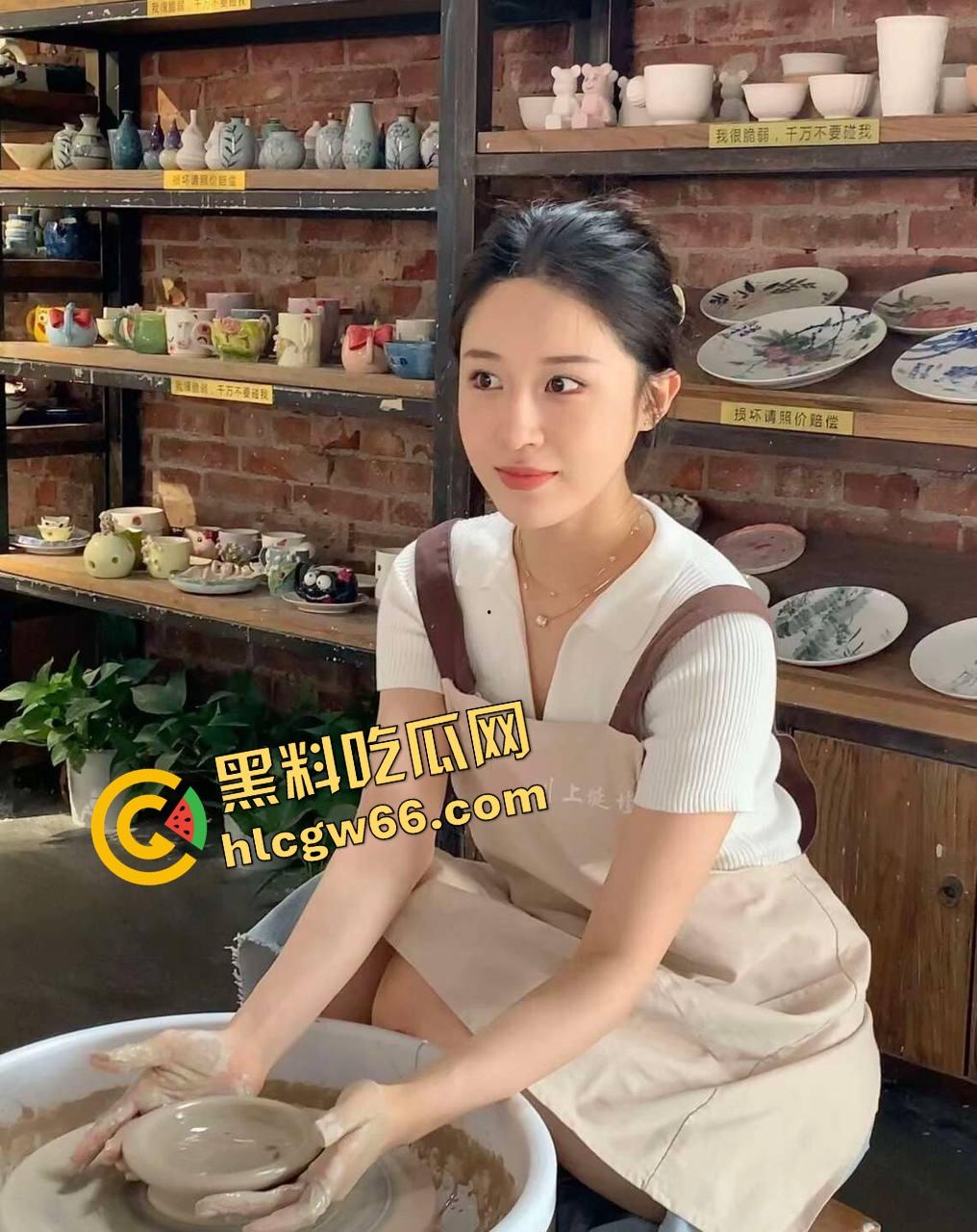 成都第一咕咕哒出圈了，专业当鸡还拍Vlog开始做品牌管理了，鸡不可怕怕的是鸡比你还有远见！  第2张