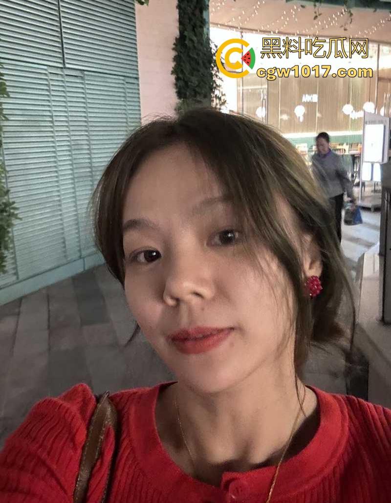 健身房拿下健身搭子短发小少妇【李瑶梦】性瘾骚货喜欢镜前做爱，边交欢边拍自己淫态，全程露脸表情骚极！  第3张