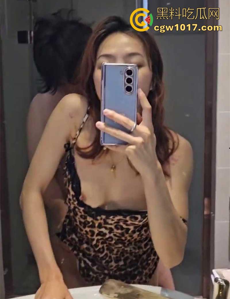 健身房拿下健身搭子短发小少妇【李瑶梦】性瘾骚货喜欢镜前做爱，边交欢边拍自己淫态，全程露脸表情骚极！  第5张