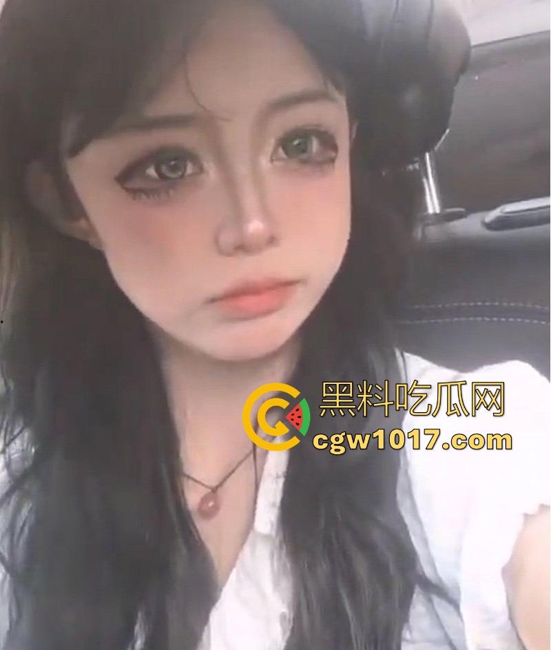 广西职业学院大一学妹【刘语莹】情窦初开性饥渴到发疯，平时就发自慰视频勾引，露脸掰开腿狂抠嫩穴，被无情曝光！  第1张