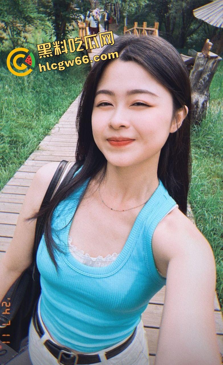 重庆骚货黄毛妹重口翻天操作曝光，肥美肉臀扩阴塞橘子，骚穴大开吃果粒，果汁流逼喷脸，这尼玛是人能玩的？  第3张