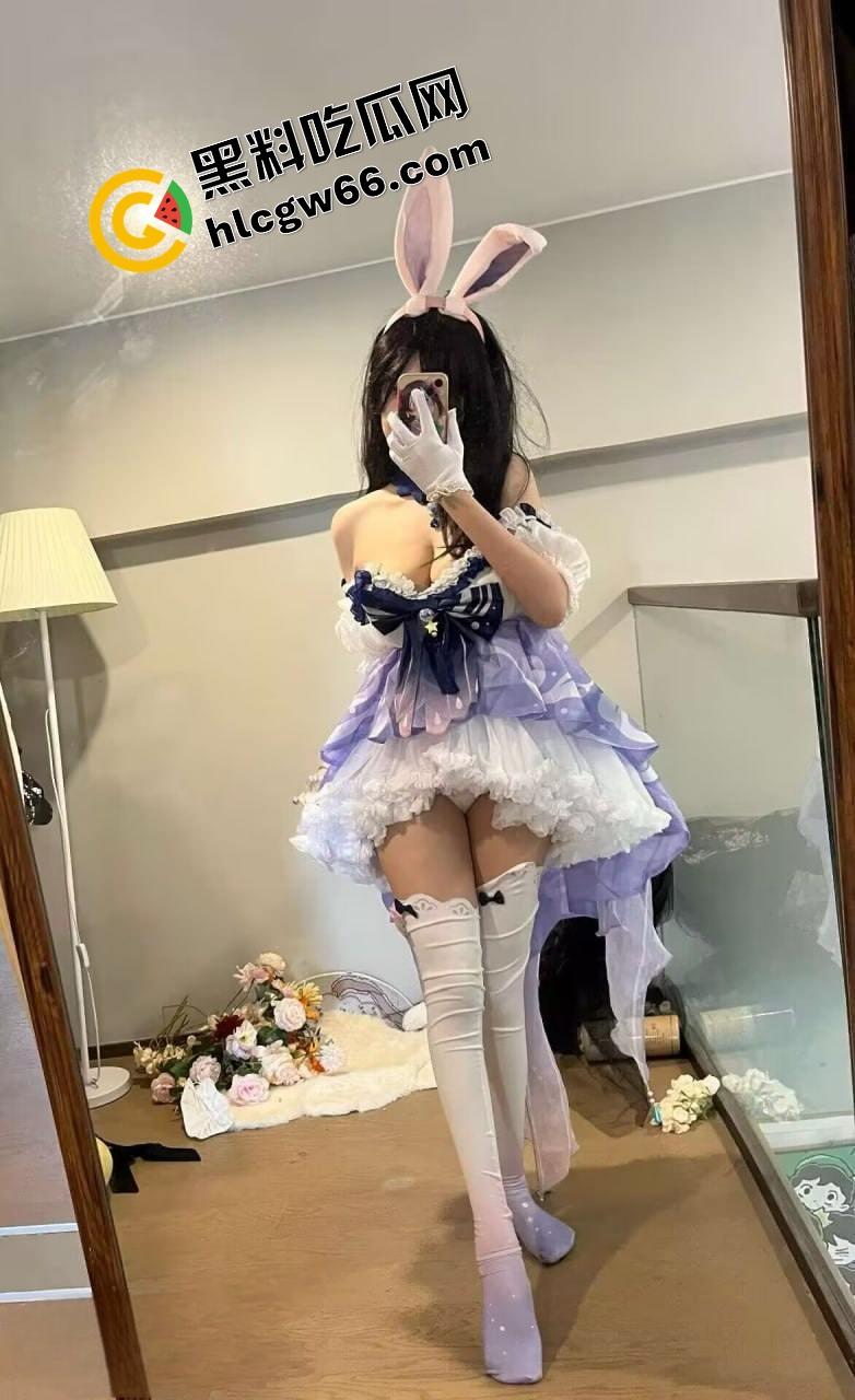 抖音网红【妮妮爱吃木瓜】巨乳骚女，下播之后给榜一大哥发自拍照片视频福利！  第5张