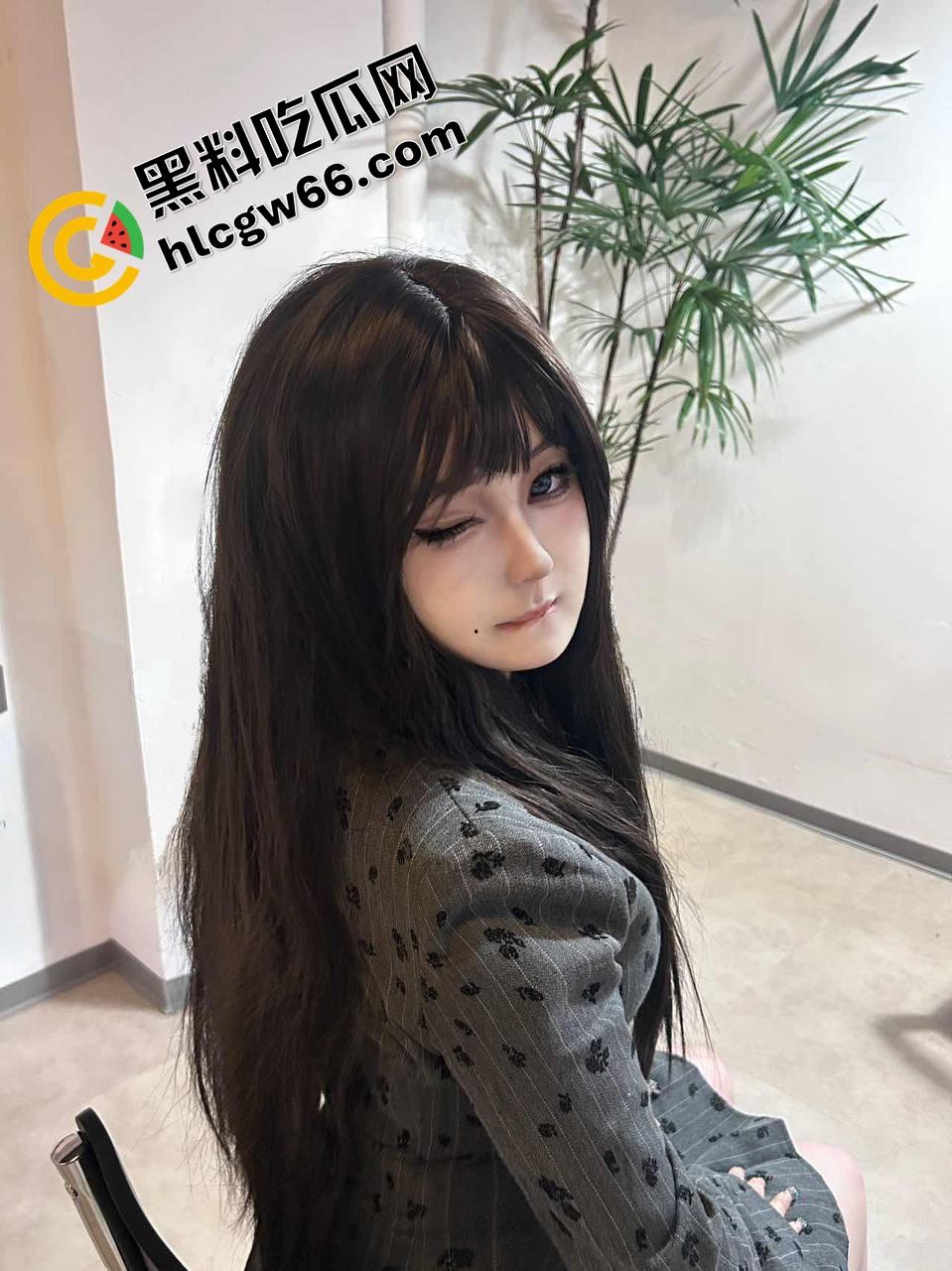 抖音网红【妮妮爱吃木瓜】巨乳骚女，下播之后给榜一大哥发自拍照片视频福利！  第6张