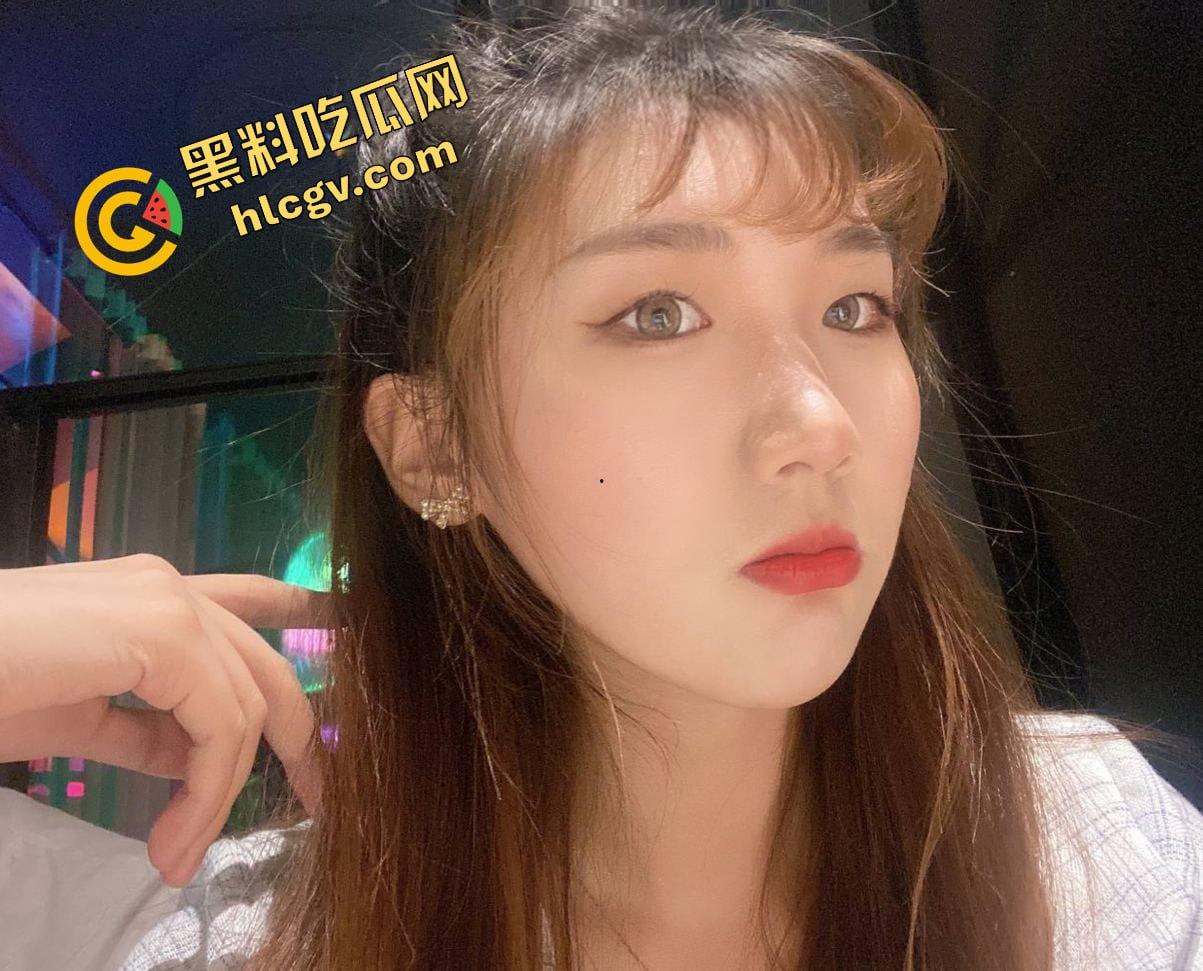 贵州遵义医科大学反差女大『唐艳梅』脸长得骚床上更骚 校外约炮单男赚钱 独家曝光流出! 第2张 贵州遵义医科大学反差女大『唐艳梅』脸长得骚床上更骚 校外约炮单男赚钱 独家曝光流出! 第2张