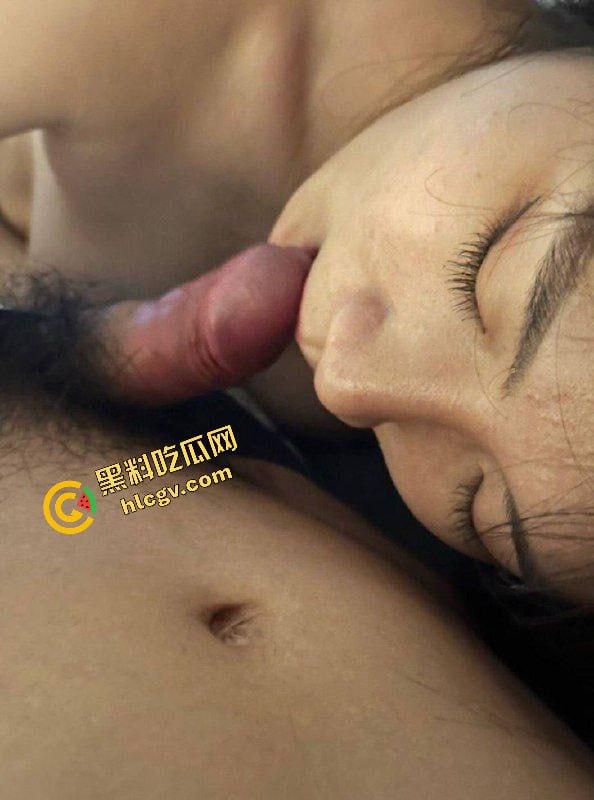 贵州遵义医科大学反差女大『唐艳梅』脸长得骚床上更骚 校外约炮单男赚钱 独家曝光流出! 第8张 贵州遵义医科大学反差女大『唐艳梅』脸长得骚床上更骚 校外约炮单男赚钱 独家曝光流出! 第8张