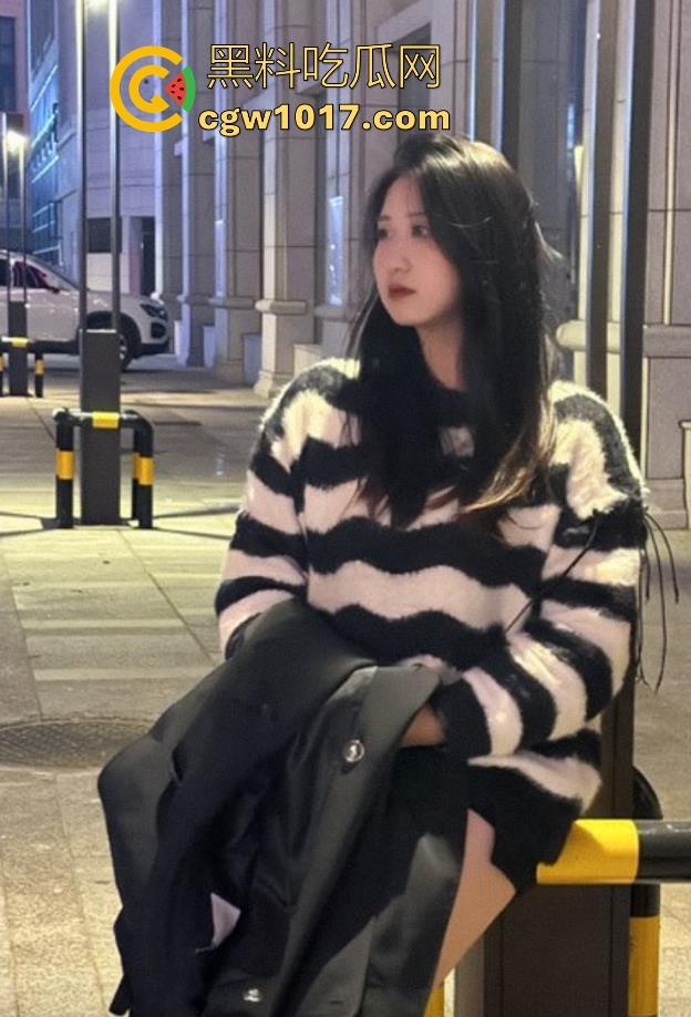 瓜友真实投稿曝光！西南昌豫章师范学院微胖前女友【张嘉雯】跳蛋震颤蜜穴淫水流淌，露脸后入猛操，这身材真有料！  第3张