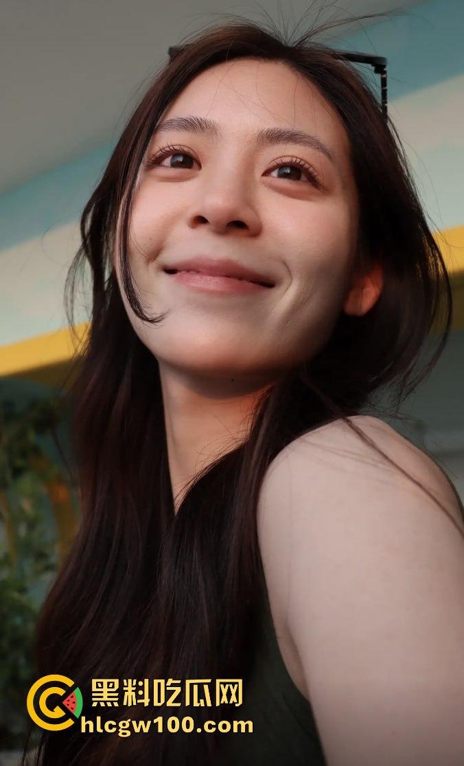 抖音擦边女神『小黄鱼』凭骚气出圈,直播思路清晰擦边到位,粉丝边掏钱包边咨询医美,钱包空了还得了! 第5张 抖音擦边女神『小黄鱼』凭骚气出圈,直播思路清晰擦边到位,粉丝边掏钱包边咨询医美,钱包空了还得了! 第5张