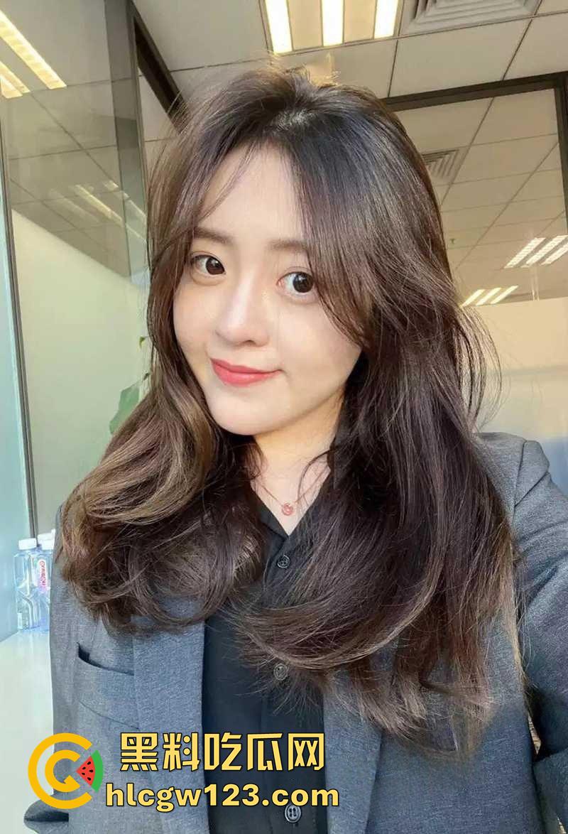 御姐颜值巨乳校花【顾盈】，太原职业技术学院骚逼，胸大腰细身材粉嫩逆天，舔功一流眼神勾人！  第7张