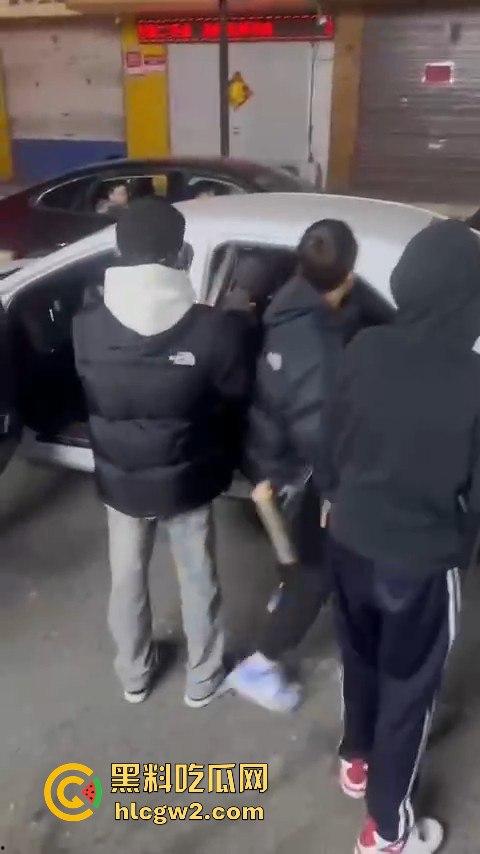 山东泰安新泰未成年小崽子打人狠到飞起,活脱脱一群小雇佣兵,打死人也不犯法?! 第7张 山东泰安新泰未成年小崽子打人狠到飞起,活脱脱一群小雇佣兵,打死人也不犯法?! 第7张