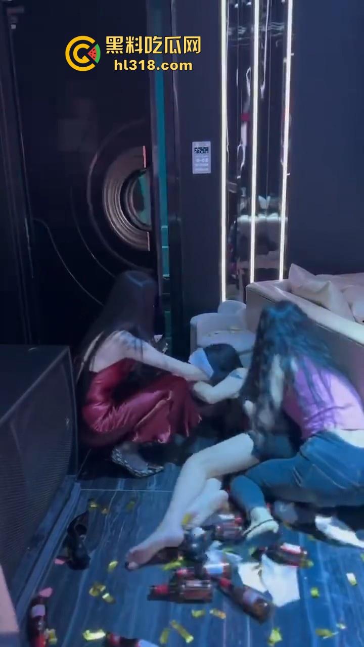 回收兄弟不要的极品骚女，为情所伤报复上床，看着没啥没想到这货床上这么骚！  第5张