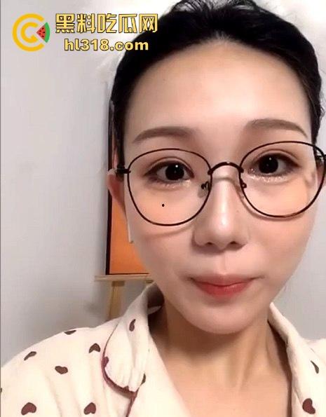 三十少妇猛如虎！面对极品少妇性感勾引，跑个步都忍不住的性瘾淫娃，请问面对这样的诱惑你能顶多久！  第1张