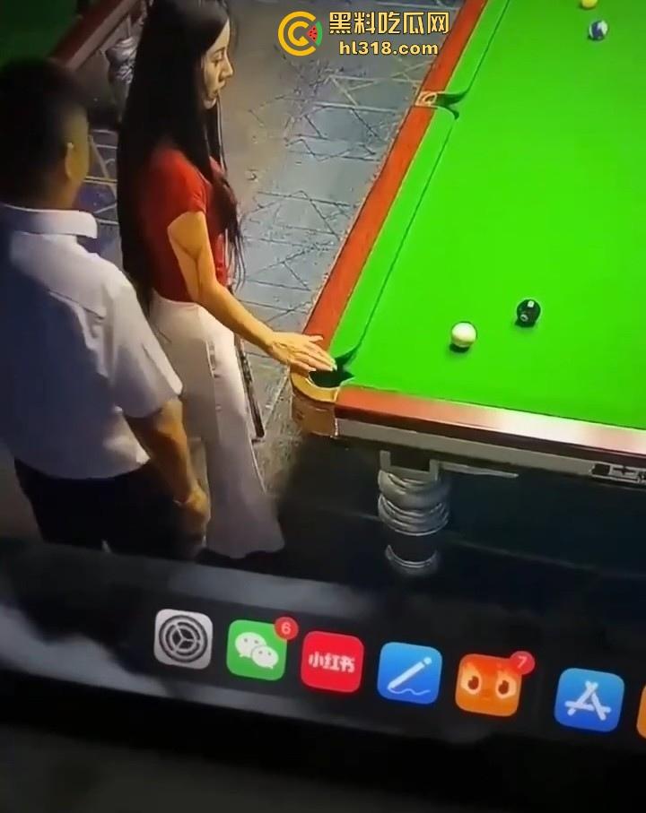 打台球陪练是个借口，陪睡才是真实目的，玩得不是台上那几颗球，而是美女教练的那两颗~还有如何进洞！  第3张