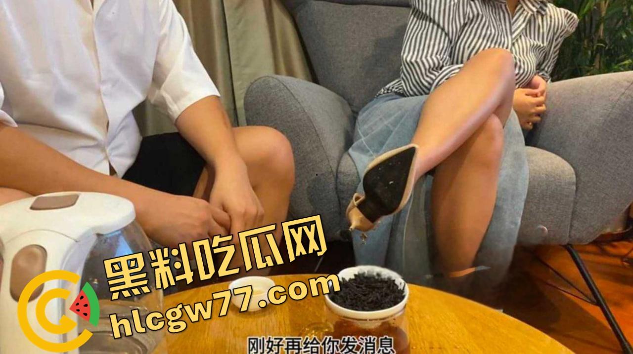 海角精品!我妈翻揪揪出我和舅妈的纪录片套,舅妈偷情嫩逼被我狂操内射,浴室后入翻爽天! 第4张 海角精品!我妈翻揪揪出我和舅妈的纪录片套,舅妈偷情嫩逼被我狂操内射,浴室后入翻爽天! 第4张