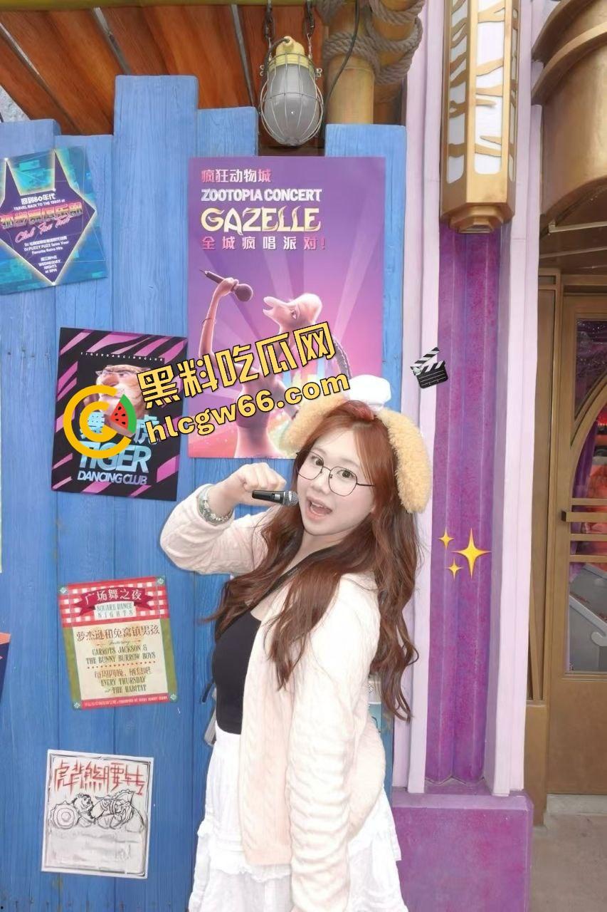 江苏巨乳白虎学生妹【李丹】肥臀肥穴当福利姬伺候金主，小骚逼水得像漏斗，什么姿势都能操！  第5张