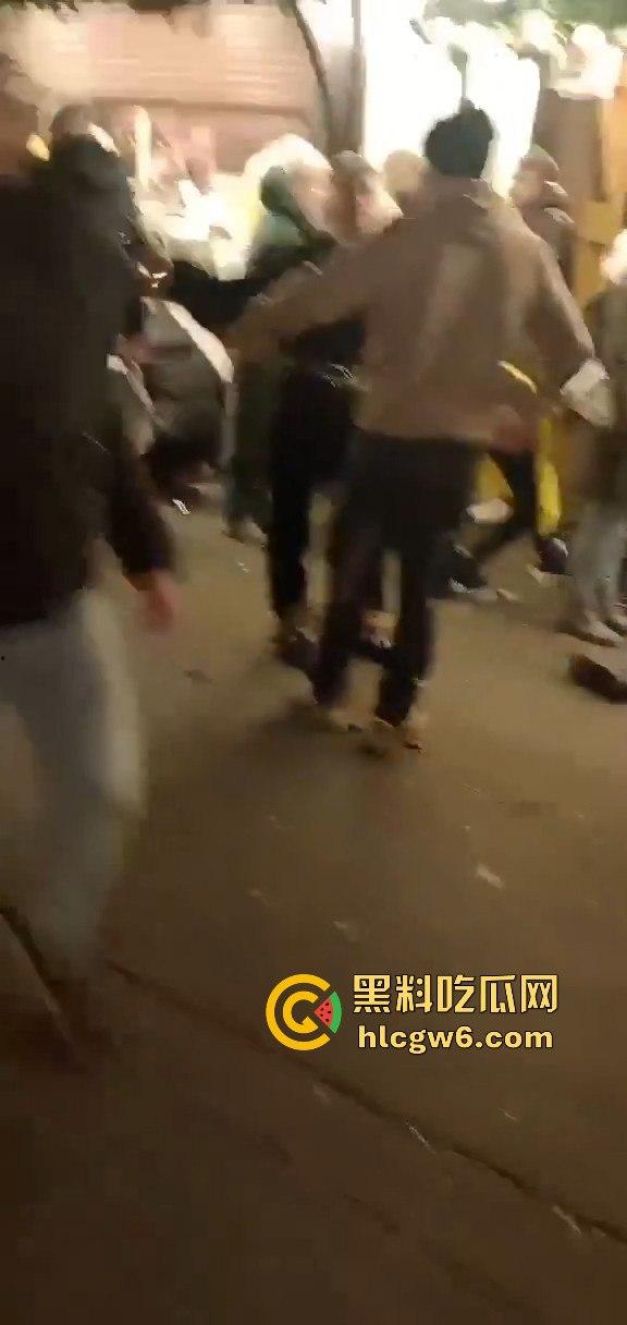 德国马格德堡发生车祸，一辆宝马车直撞向人群，疑似恐怖袭击！！  第14张