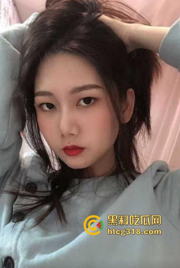 北京邮电大学大一学妹【林艺璇】约炮视频曝光，粉嫩玉乳上下跳动，女上位骑屌疯狂抽插，内射离场！  第3张