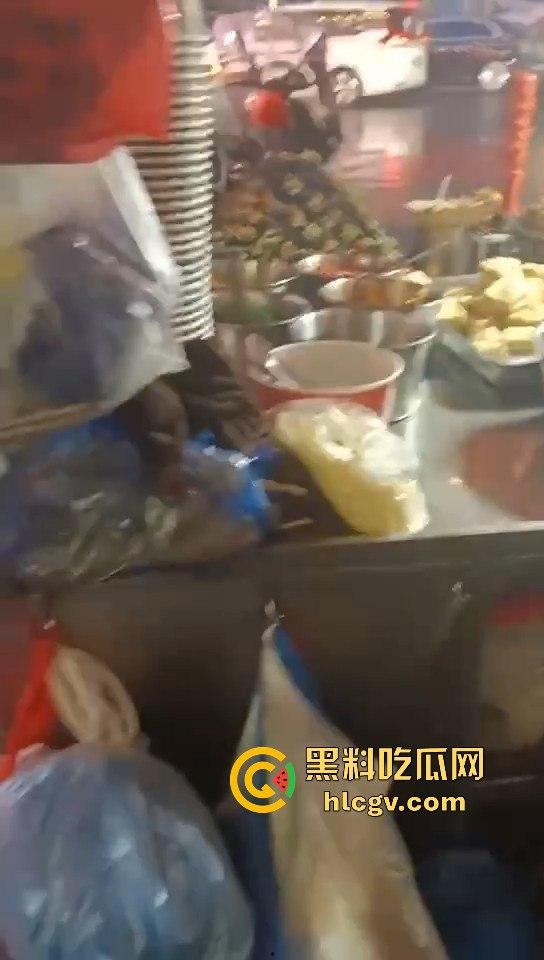 湖南长沙路边摊臭豆腐制作全过程曝光！网友现场考察直呼太惊人！  第1张