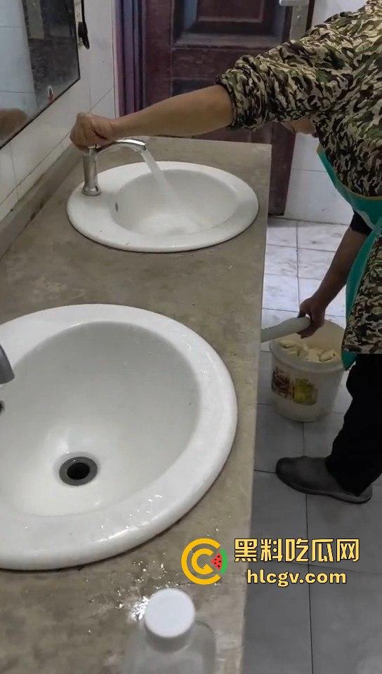 湖南长沙路边摊臭豆腐制作全过程曝光！网友现场考察直呼太惊人！  第8张