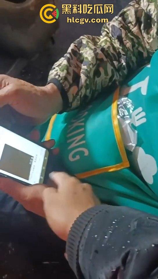 湖南长沙路边摊臭豆腐制作全过程曝光！网友现场考察直呼太惊人！  第10张